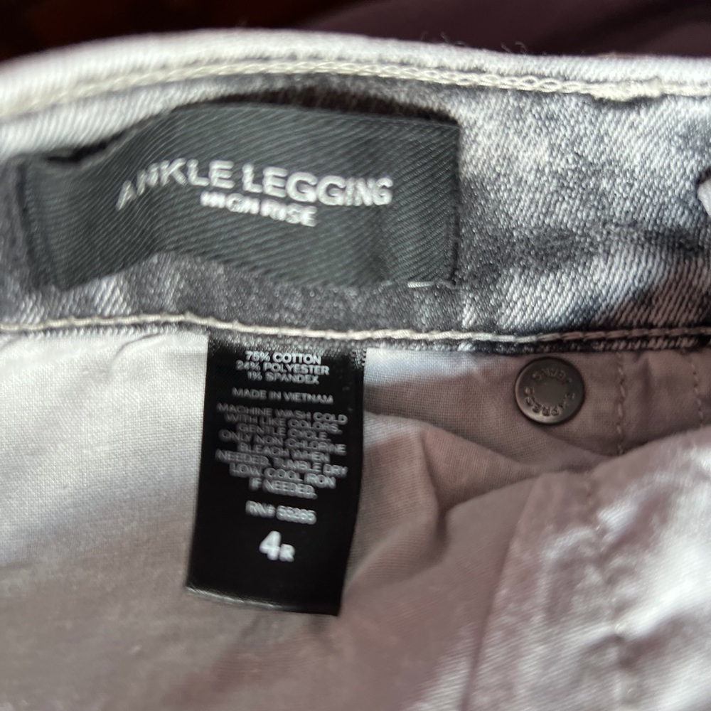 Express Woman’s High Rise Ankle Legging Denim Jeans - Picture 6 of 6